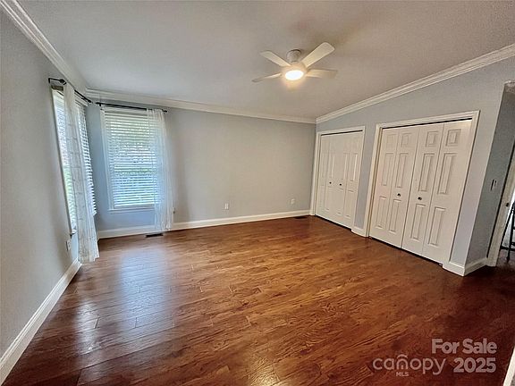 4th image of 2321 Lakeview Cir