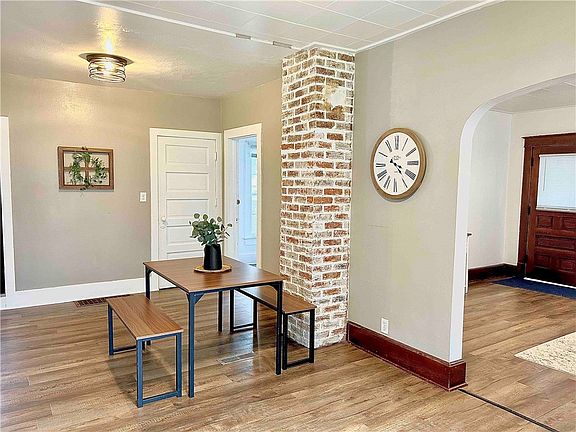 5th image of 715 Spring Street