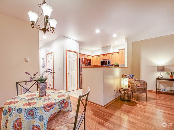 4th image of 10588 NE Kingston Meadow Circle NE