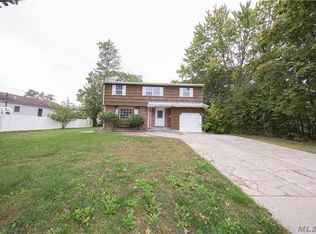 94 E 2nd St, Deer Park, NY 11729