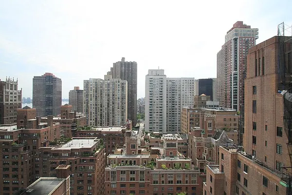 Sold by Corcoran | media 14