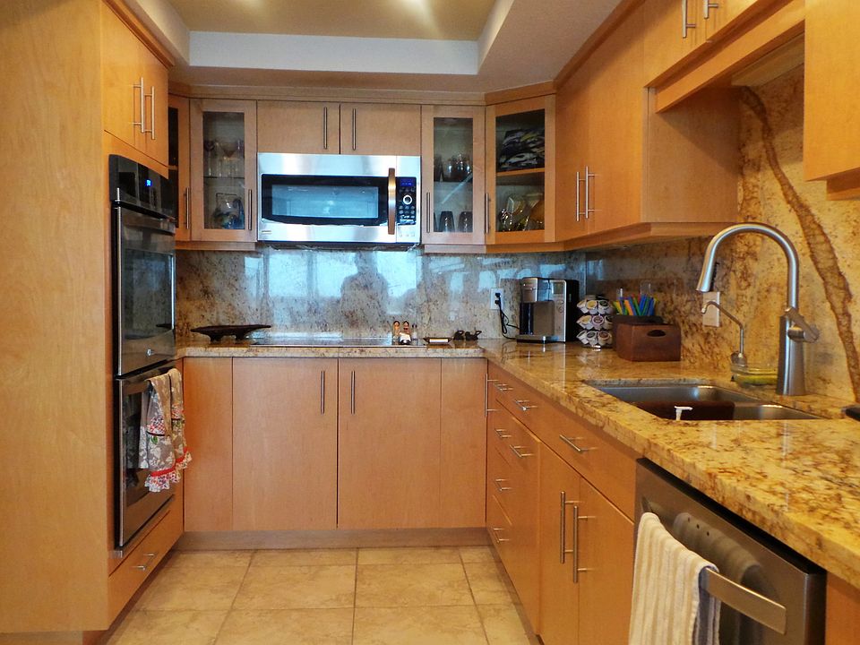 1st image of 4501 Laguna Dr #104