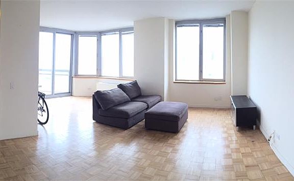 3rd image of 500 W 43rd St APT 35D