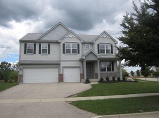 919 Singing Hills Dr, Volo, IL 60073