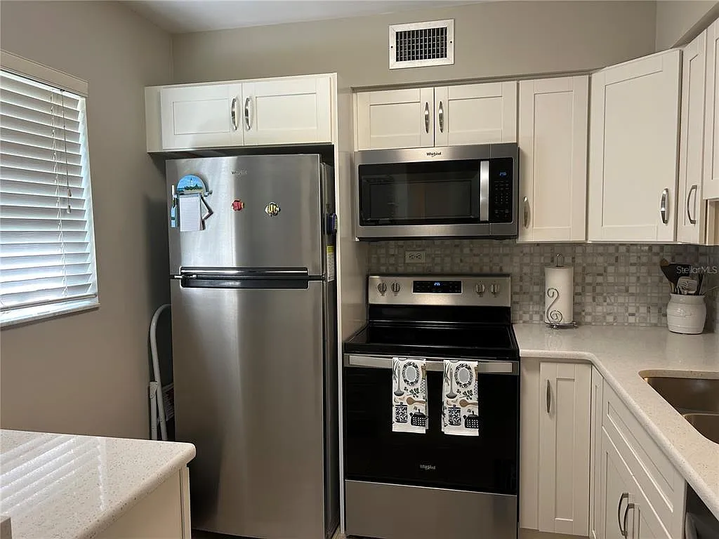 2 bed, 2.0 bath, 1068 sqft, $1,950 — Photo 4
