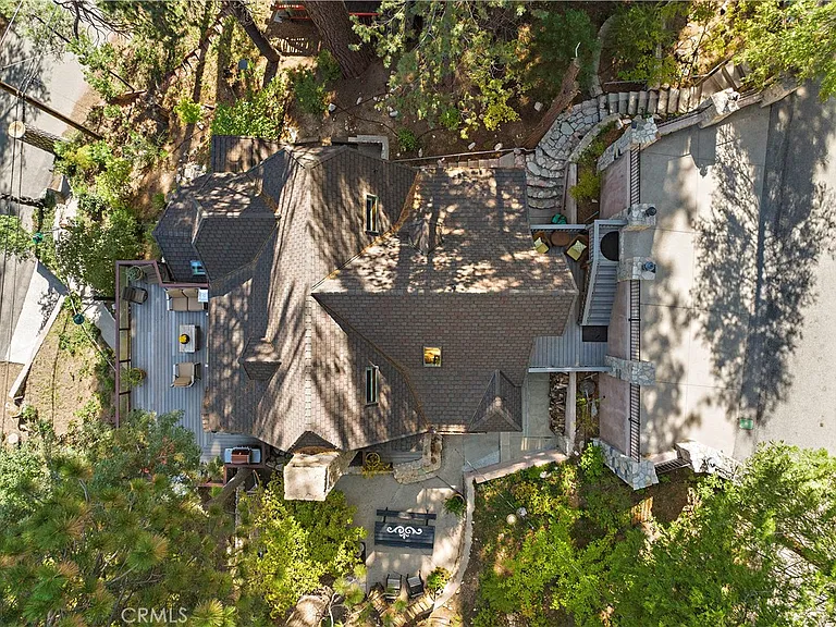 400 Cottage Grove Rd — Photo 16