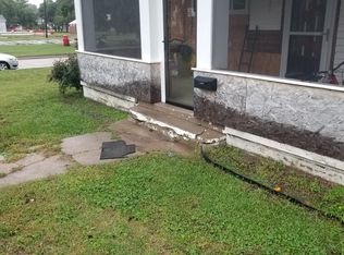 321 E 3rd St, Hoisington, KS 67544