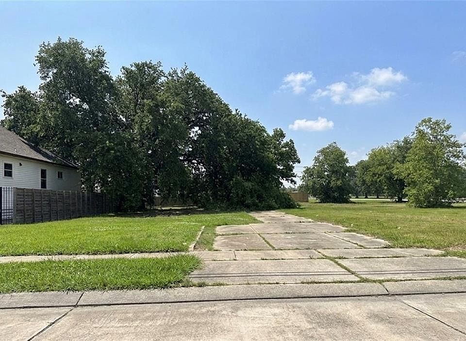 1st image of 1805 Center St