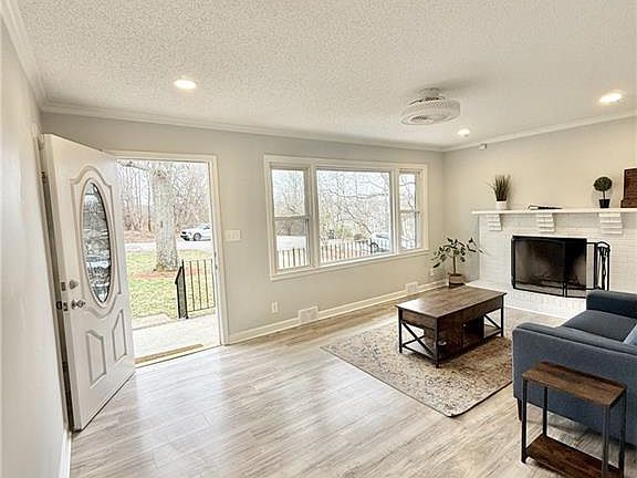 2nd image of 4561 Emily Dr