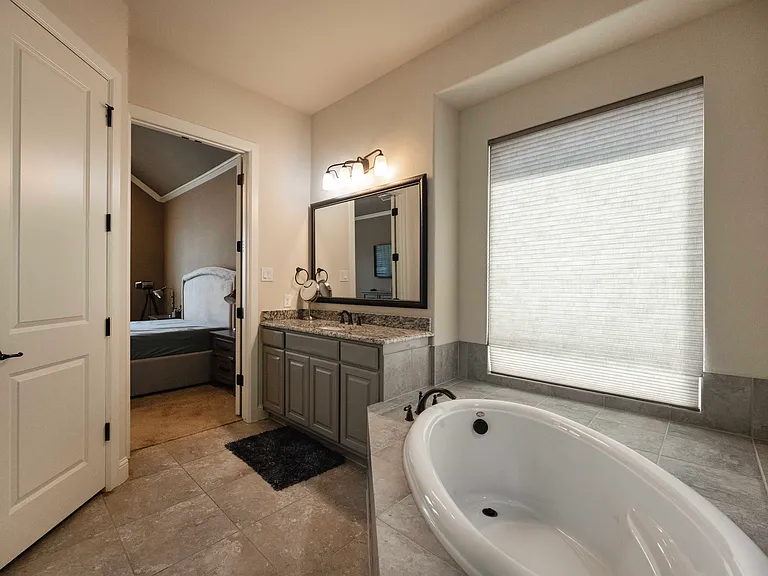 12824 Flatiron Trl — Photo 26