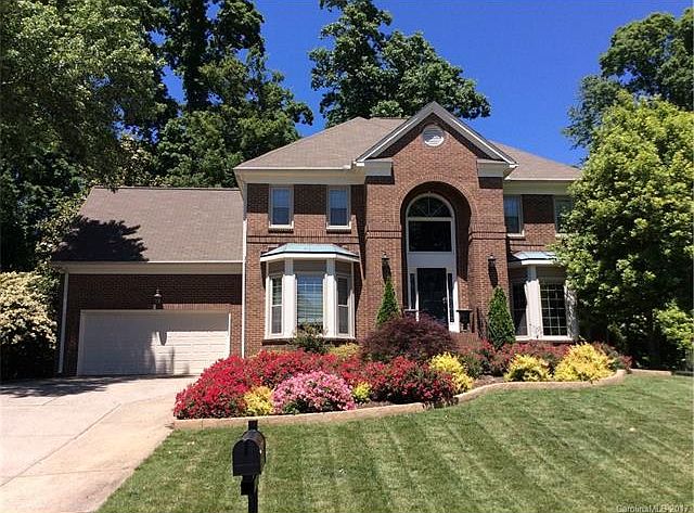 1st image of 121 Prestwood Ln