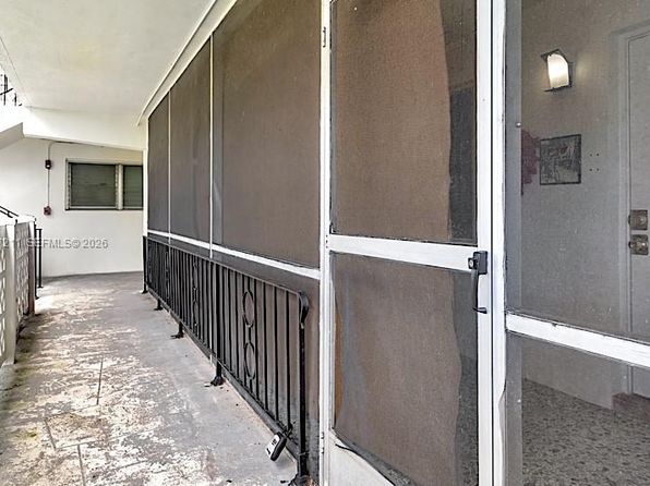 1450 NE 170th St APT 204