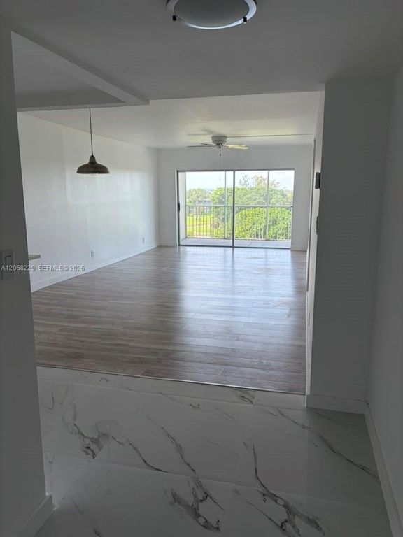 3050 N Palm Aire Dr APT 707, photo 3