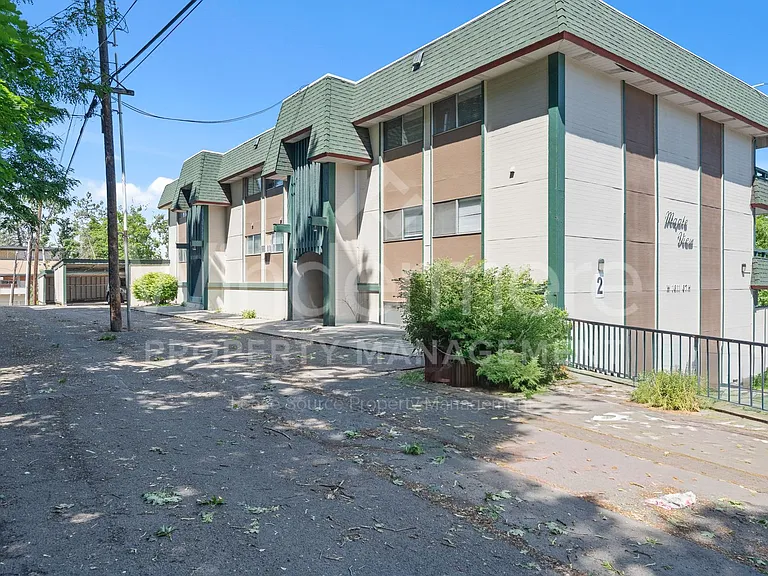 1611 W. 6th Ave — Photo 8