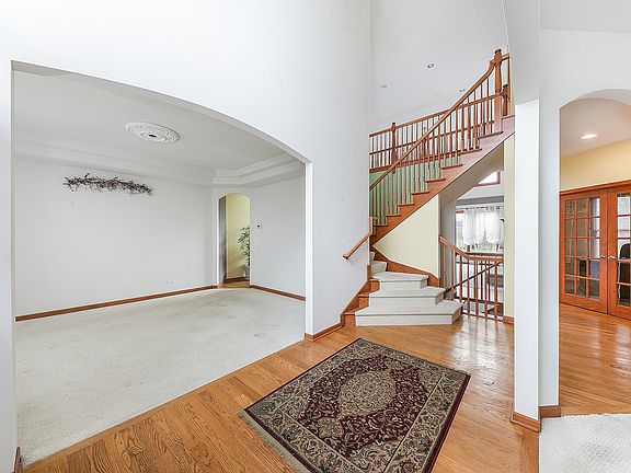 2nd image of 860 Academy Ln