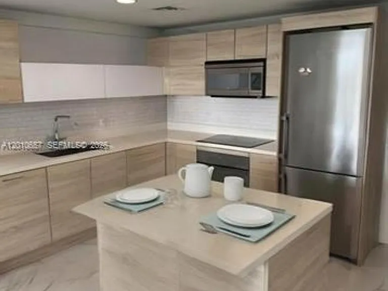 16385 Biscayne Blvd #717 — Photo 3