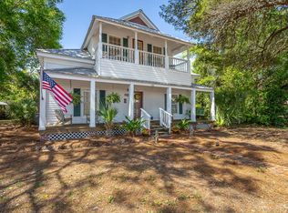 100 14th St, Apalachicola, FL 32320