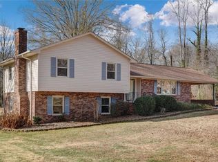 1401 Coach Rd, Reidsville, NC 27320