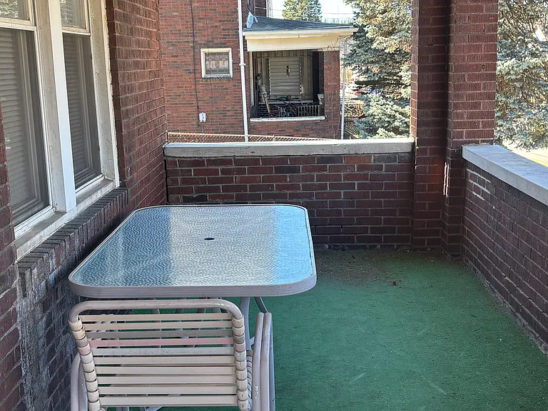 1400 Maple Ave #1 — Photo 11