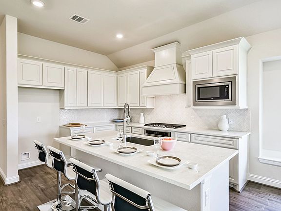 Plan 3034 kitchen - staged