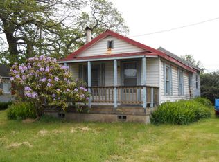 122 N 3rd Ave, Rockaway Beach, OR 97136