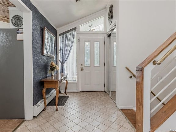 4th image of 6 Elderwood Ln