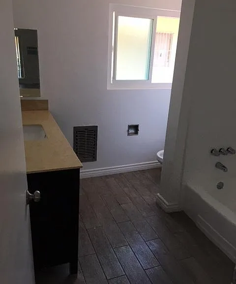 6624 Woodman Ave #2 — Photo 6