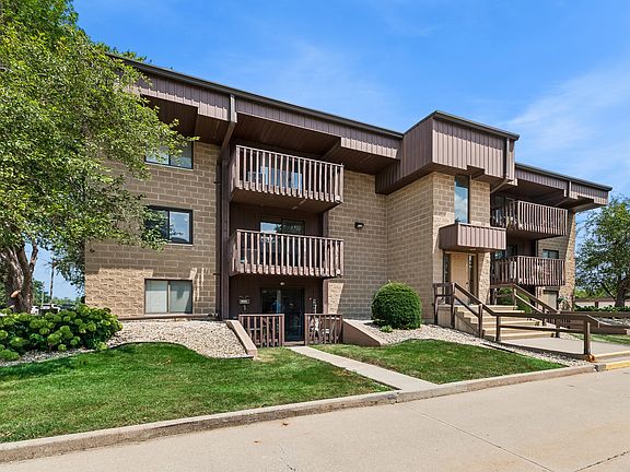 2nd image of 1472 N Rock Run Dr APT 2D