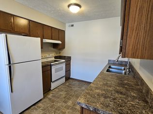1814 Knox St #8, Lincoln, NE 68521
