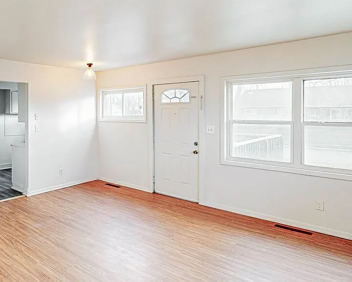 2228 Minnesota Ave — Photo 2