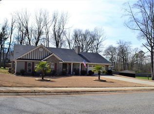 1308 Fieldstone Dr, Winder, GA 30680