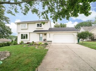 4820 E Oakwood Dr, Pleasant Hill, IA 50327