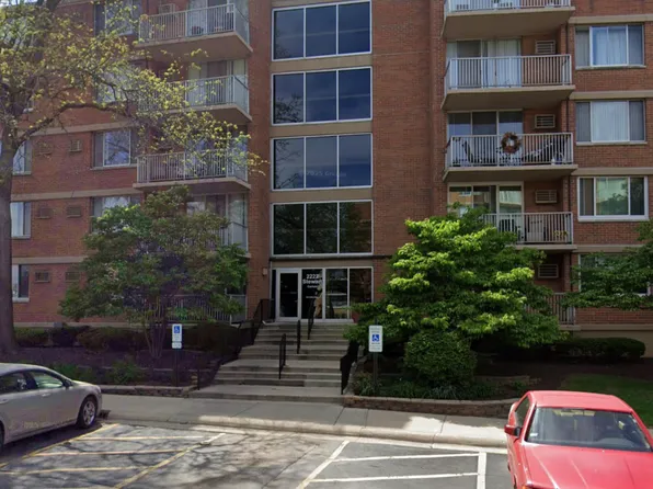 2222 S Stewart Ave APT 5C, Lombard, IL 60148
