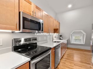 169 Hunnewell Ave #3A, Newton, MA 02458