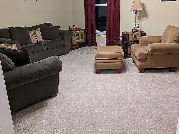 3rd image of 27 Windy Knoll Dr
