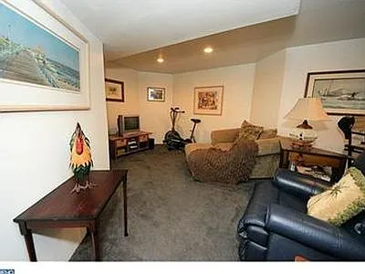 160 Neil Ct — Photo 9