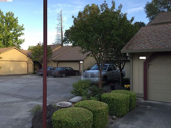 3rd image of 4964 King Arthur Pl