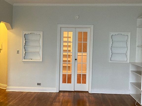 5th image of 426 Hudson St #4
