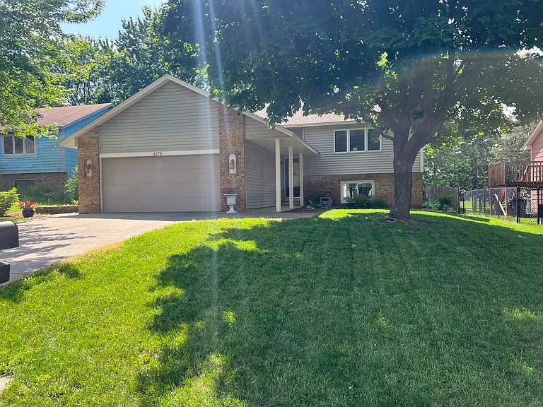 Eagle Crest Dr — Photo 1
