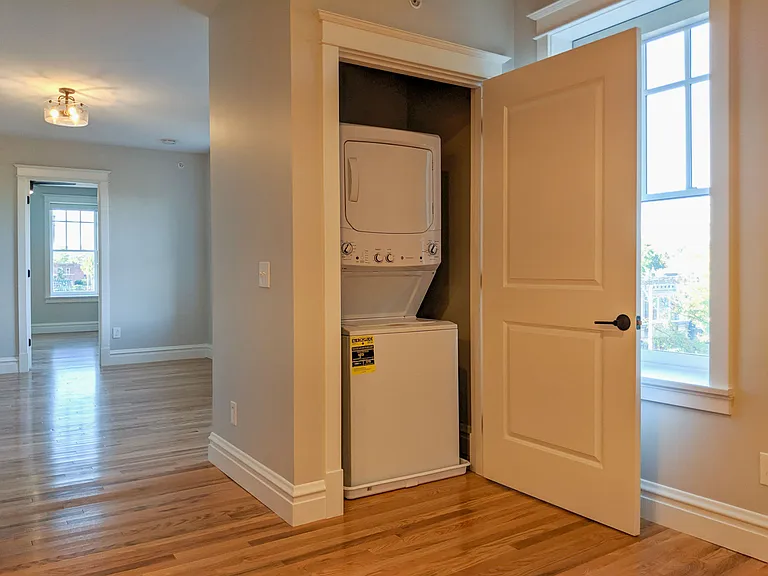 3756 California Ave #3W — Photo 7
