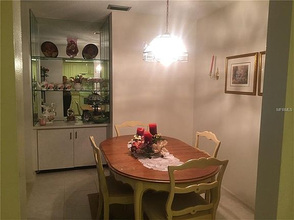 5th image of 1352 Glendale Cir E #1012