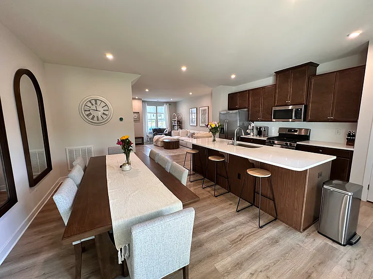 402 Big Woods Dr — Photo 2