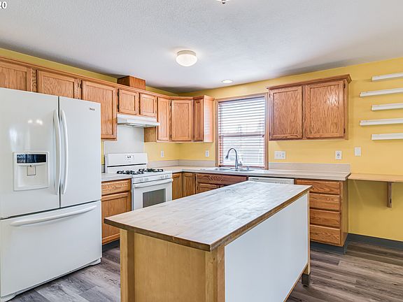 4th image of 3312 NE 141st Ave
