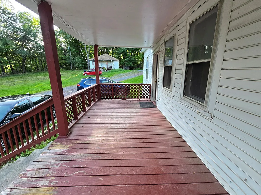 2 bed, $1,400 — Photo 2