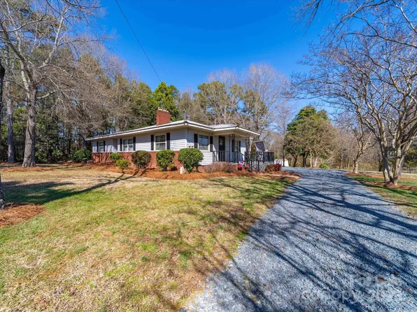 17118 Frog Pond Rd, Oakboro, NC 28129