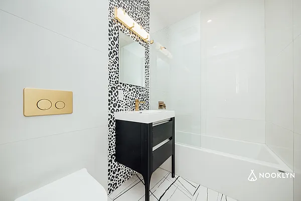 Rented by Nooklyn NYC LLC | media 32