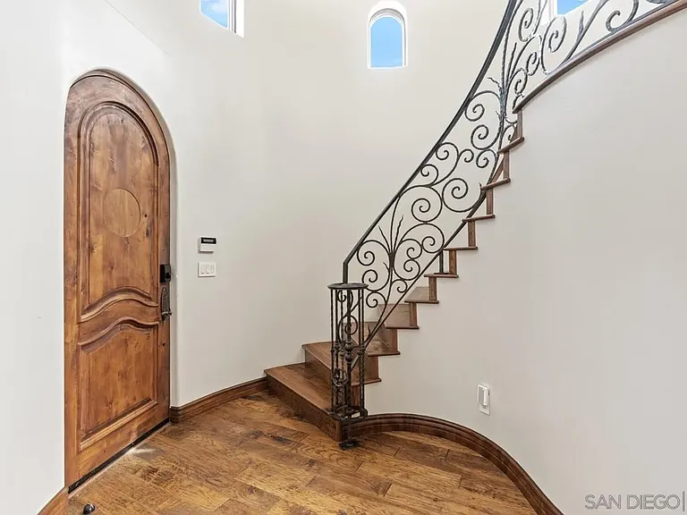 7964 Prospect Pl — Photo 7