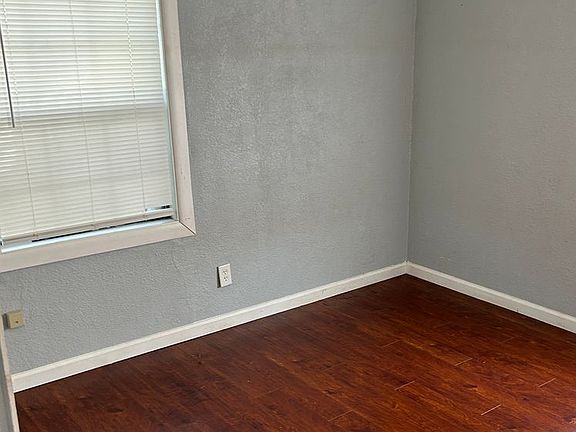 4th image of 2842 Smithfield Rd