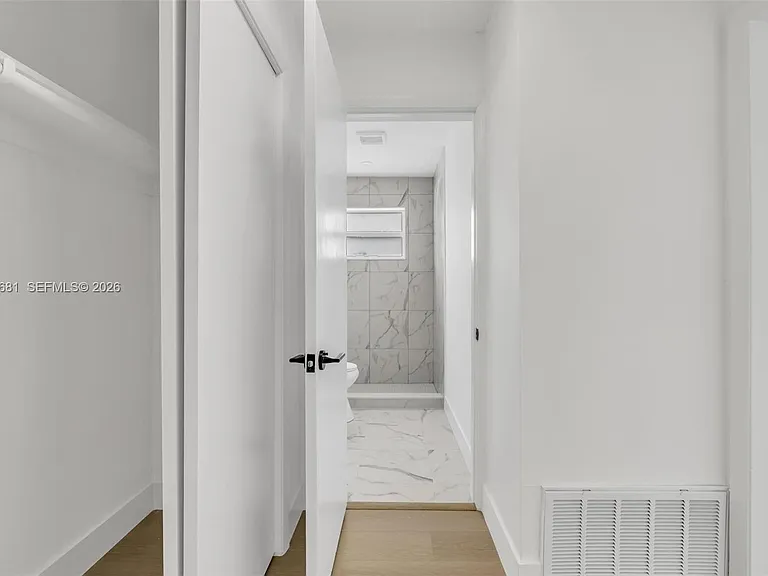1611 NE 50th Ct #1 — Photo 10