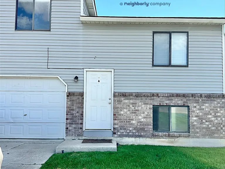 1215 Cottage Ave — Photo 2